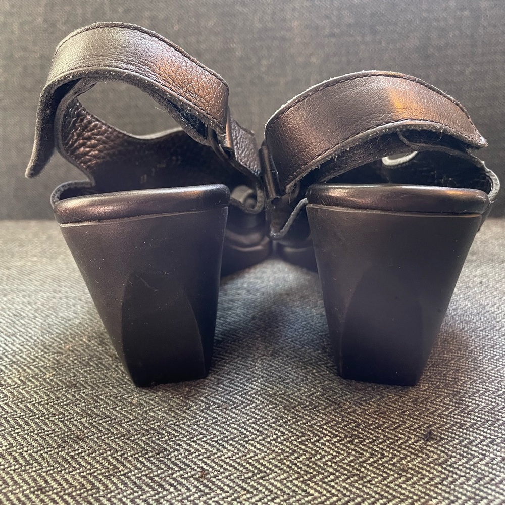 Arche Small Wedge Two Tone Sandal - Picture 4 of 9